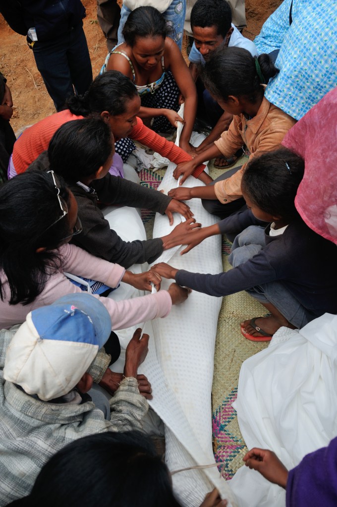 10 Retournement des morts DSC_5101