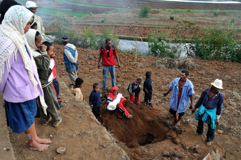 14 Retournement des morts DSC_8047