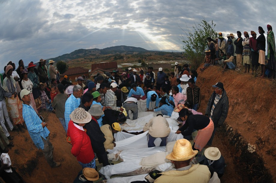 9 Retournement des morts DSC_5081